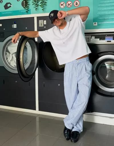Spodnie o kroju super baggy w paski