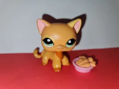 Authentic Littlest Pet Shop #1643 Orange Flower Shorthair Cat with Green Eyes