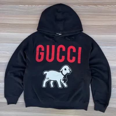 gucci black lamb-print hooded sweatshirt