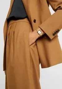 Uhr - gold-coloured